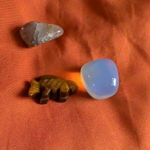 Natural Polished Aquatic Tigers Eye Opalescent Stone & Crystal Bundle 28g